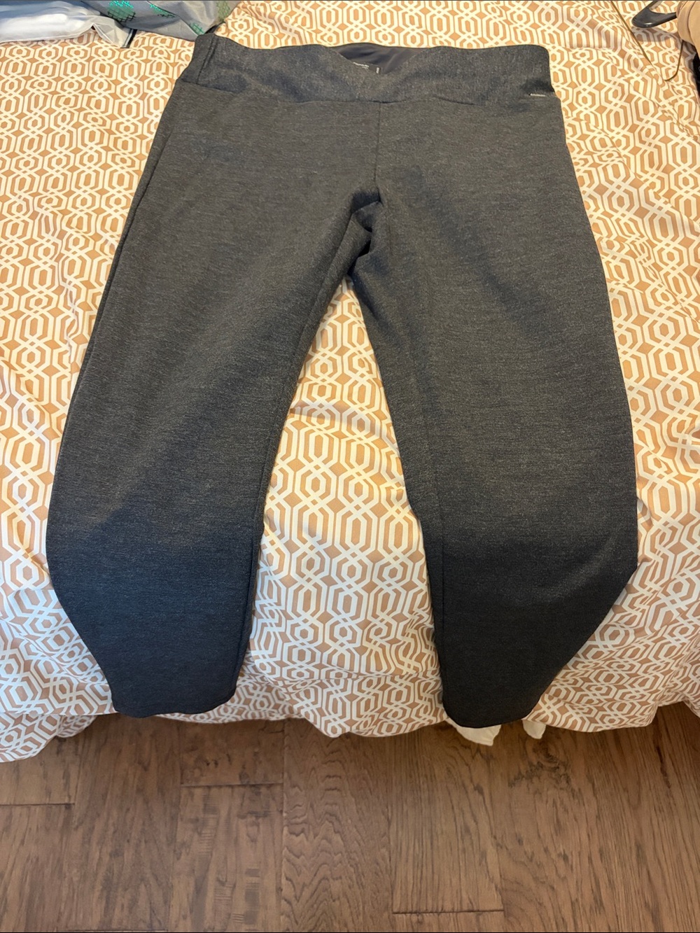 Tahari Charcoal Gray Stretch Leggings